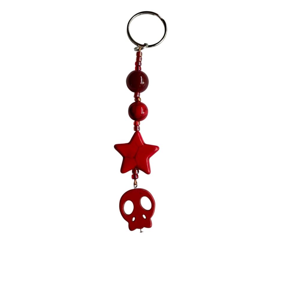 Howlite skull and star keychain handmade with acrylic beads